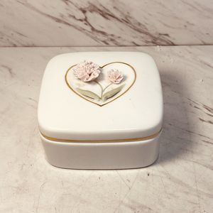 Romantique BHS Ceramic Trinket Box Flowers And Gold Trim 3.5”x3.5”x1.5”